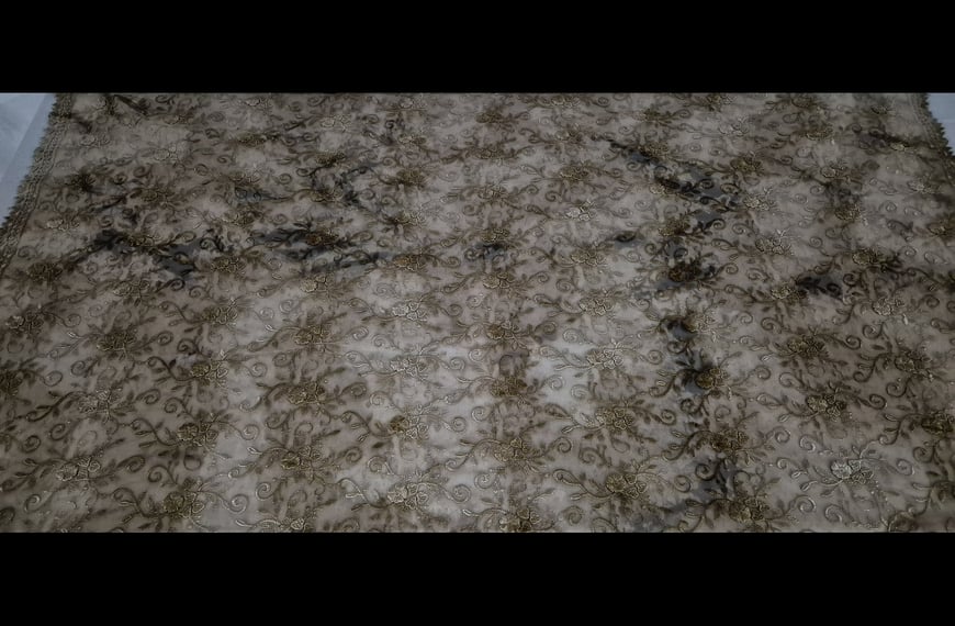 Lace with Small Flowers & Thick Threading Polyester Single-Colored - 130cm