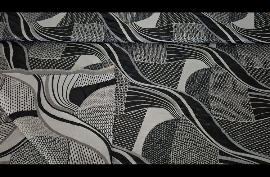 Brocade Metallic Cloque in Diagonal Patterns Polyester Viscose Multi-Colored - 150cm