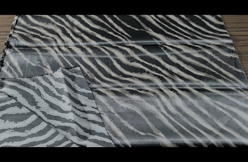 Satin like Zebra Metallic 19% Polyester 79% Acetat 2% Elast Multi-Colored - 140cm