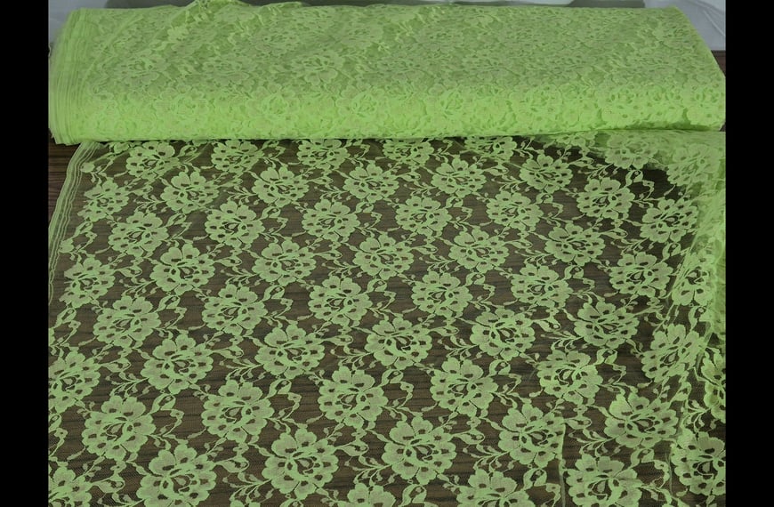 Lace with Medium Flowers Polyester Viscose Single-Colored - 150cm