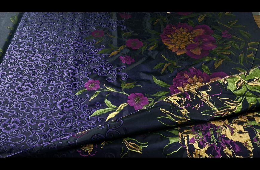 Taffeta with Big Flowers & Border Polyester Acetat Multi-Colored - 140cm