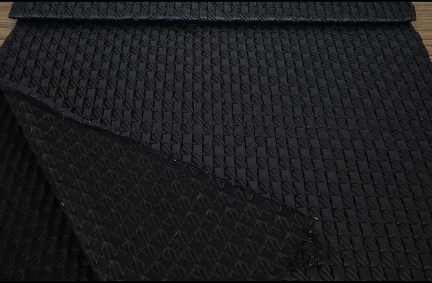 Brocade Crinkled like Pie De Poule Polyester Wool Multi-Colored - 150cm