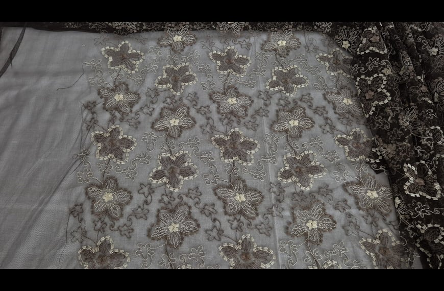 Tulle with Daisy Knitted 100% Polyester Single-Colored - 150cm