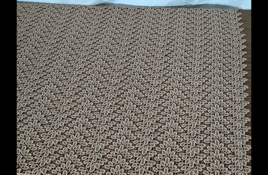 Lace Guipure with Heavy Flowers Polyester Single-Colored - 140cm