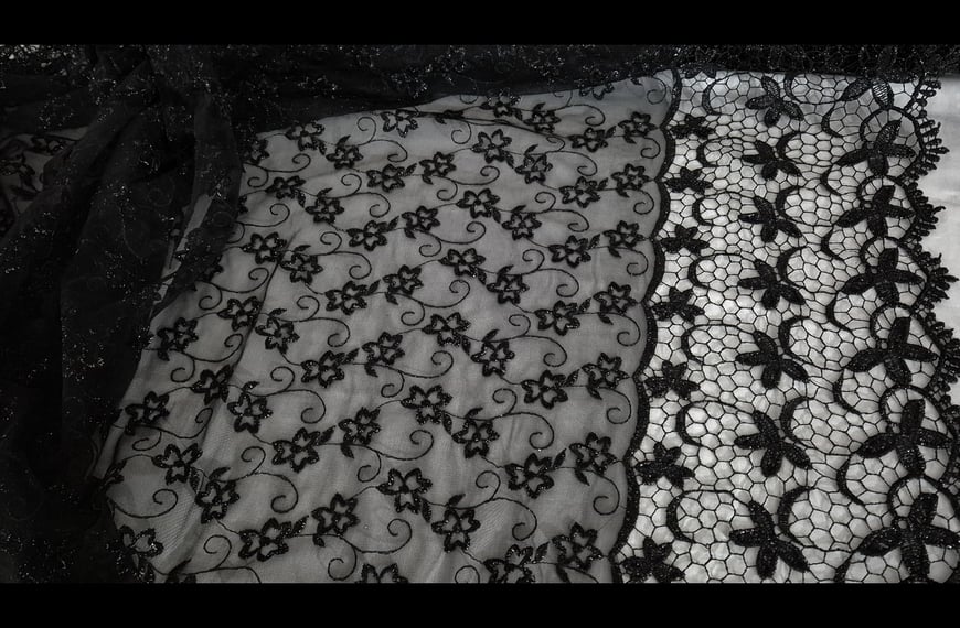 Lace with Daisy & Mesh Border Nylon Single-Colored - 130cm