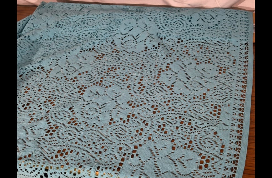 Lace Knitted with Large Flower Polyester Single-Colored - 150cm