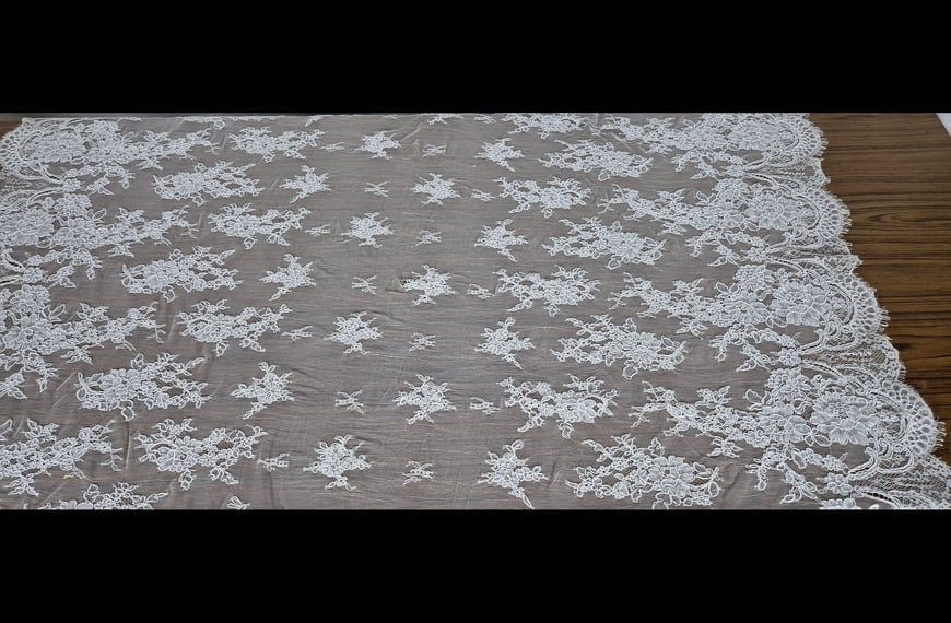 Lace Chantilly with Bouquets & Border Polyester Single-Colored-150cm
