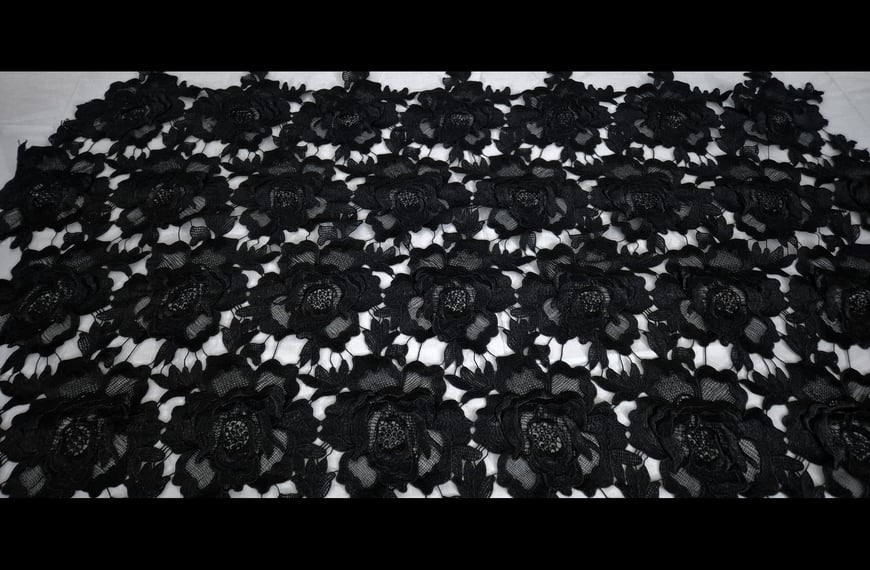 Lace Guipure with Big Roses Polyester Single-Colored - 120cm