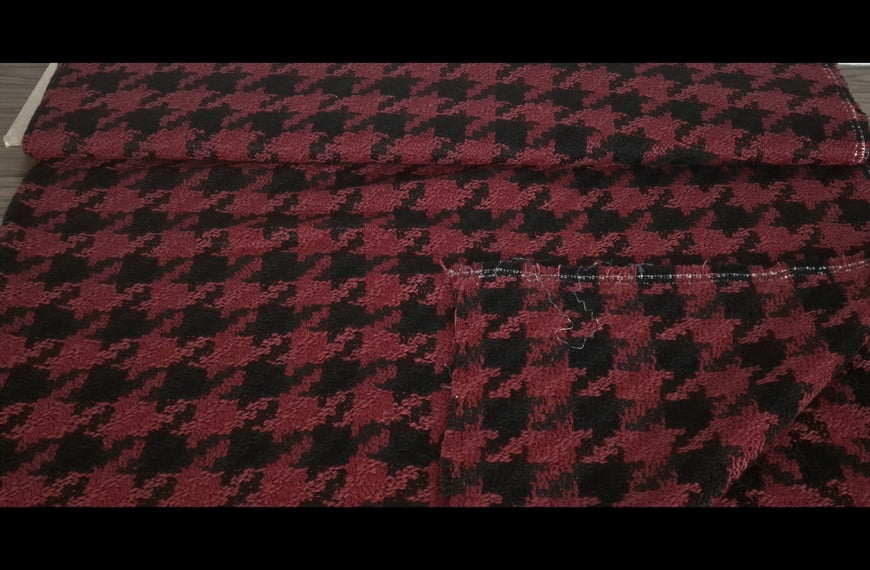 Pique with Pie De Poule Polyester Multi-Colored - 150cm