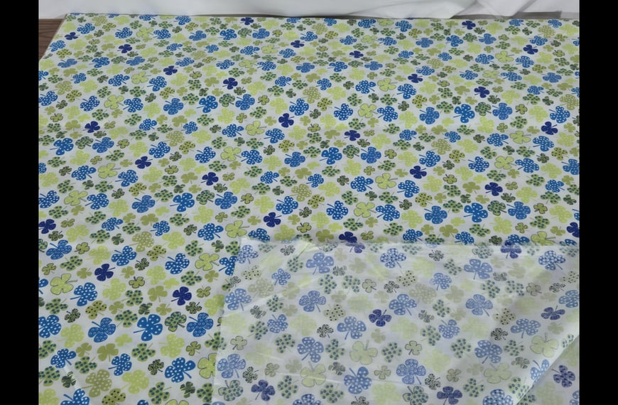 Poplin with 4-Leaves Flowers Cotton Multi-Colored - 150cm