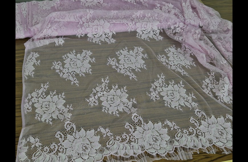Lace with Tulle & Sparse Bouquets Cotton Polyester Single-Colored - 140cm Lace with Tulle & Sparse Bouquets Cotton Polyester Single-Colored - 140cm