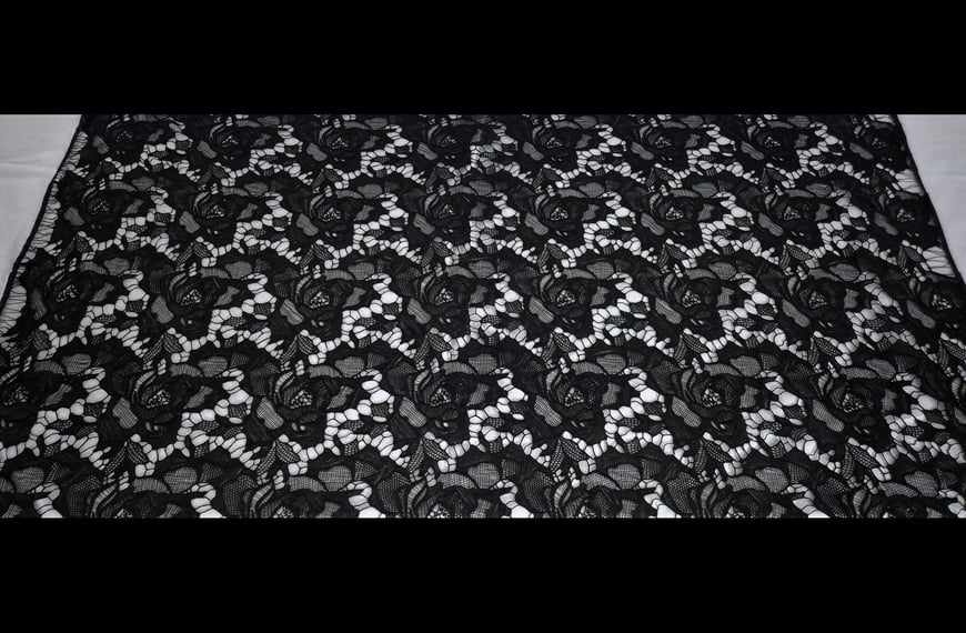 Lace Guipure with Big Flowers Polyester Single-Colored - 140cm