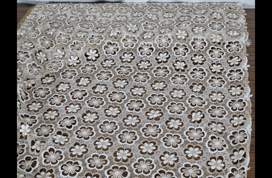 Lace Guipure with Thick Daisy Cotton Polyester Single-Colored - 130cm