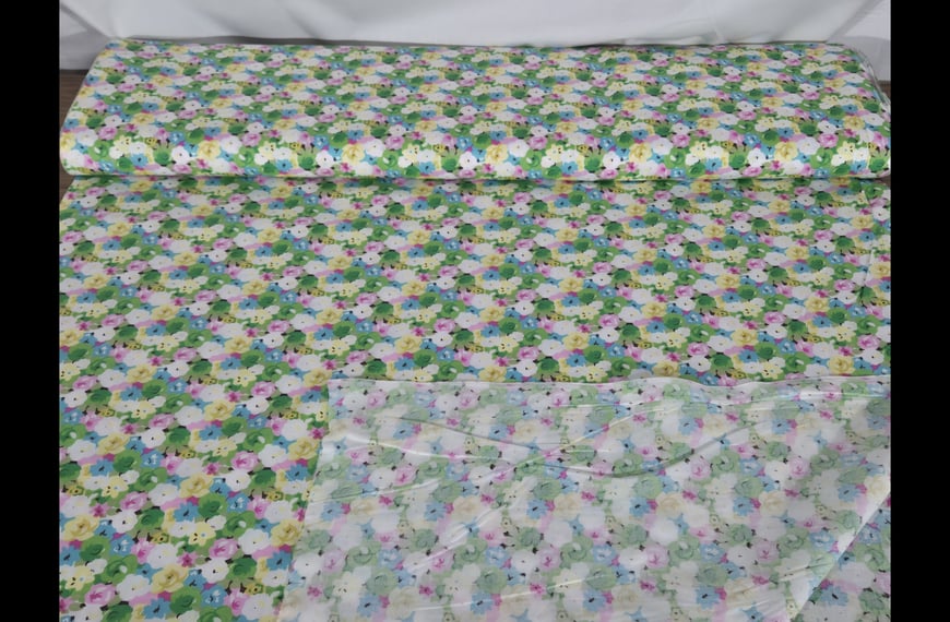 Poplin with Medium Flowers Cotton Multi-Colored - 150cm
