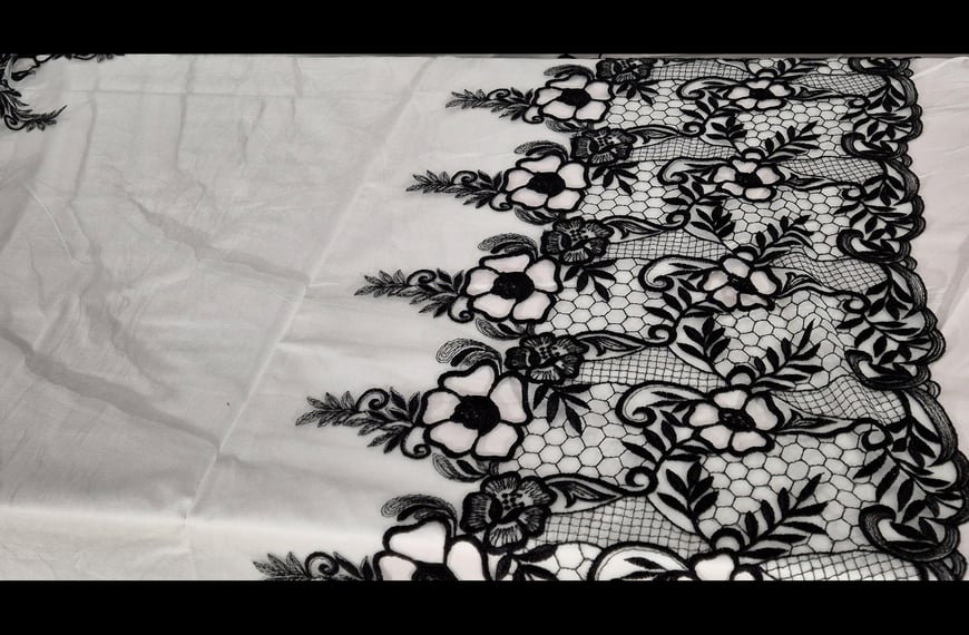 Lace with Flowers & Finish Polyester Single-Colored - 150cm
