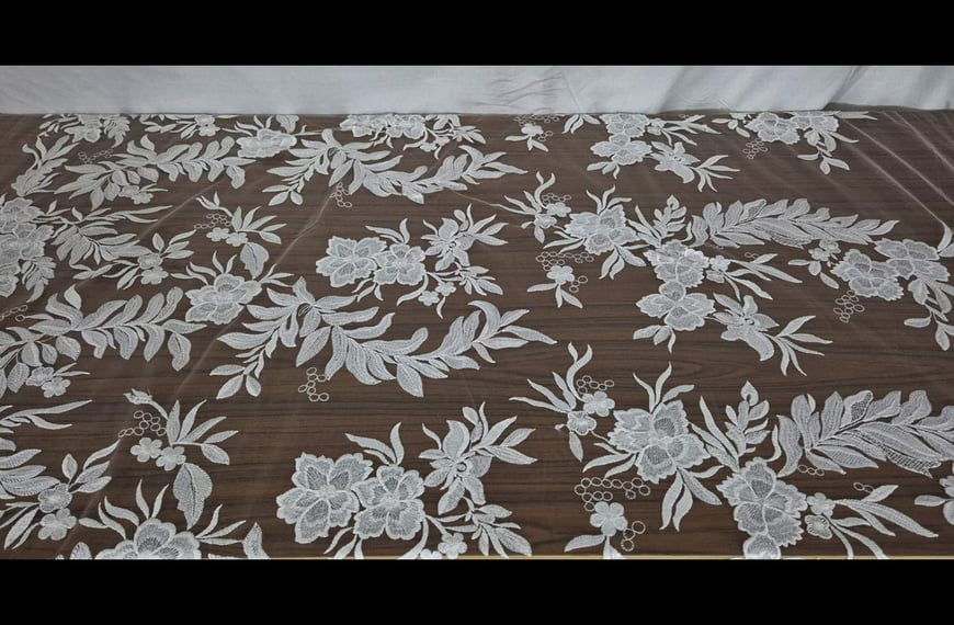 Lace with Flowers & Leaves Polyester Cotton Single-Colored - 150cm