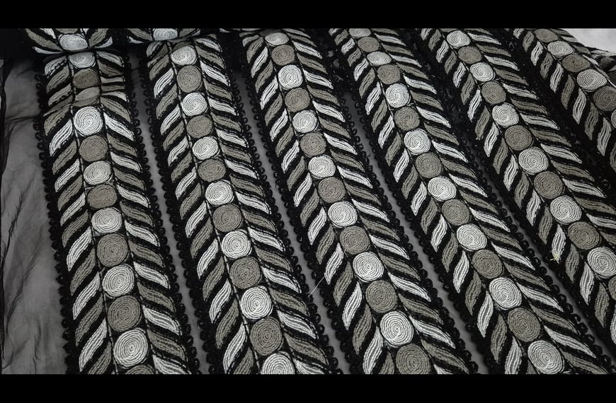 Lace with Circles & Leaves Polyester Single-Colored - 140cm