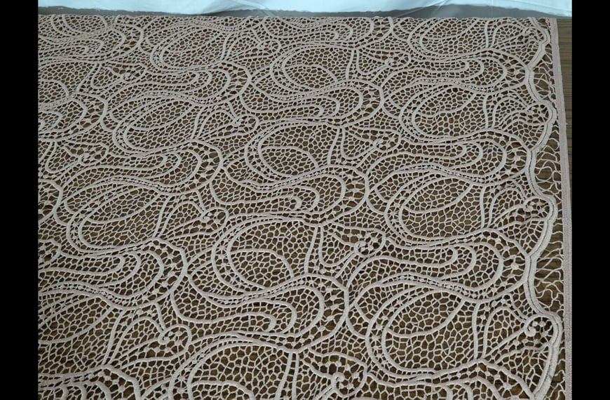 Lace Guipure with Wavy Lines Polyester Single-Colored - 120cm