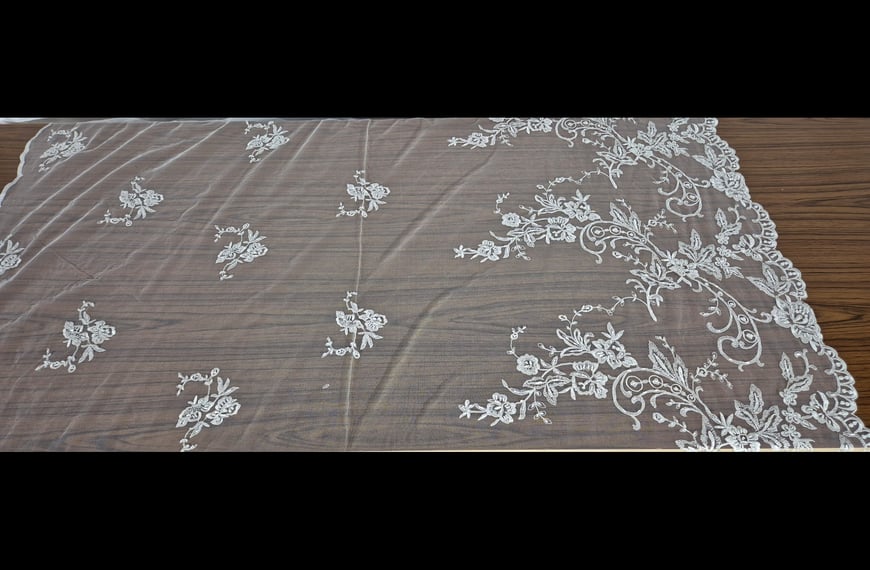 Lace with Knitted Flowers & Finish Cotton Polyester Single-Colored-130cm