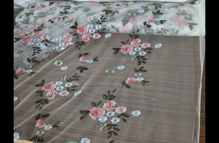 Lace with Small Flowers Polyester Multi-Colored - 150cm