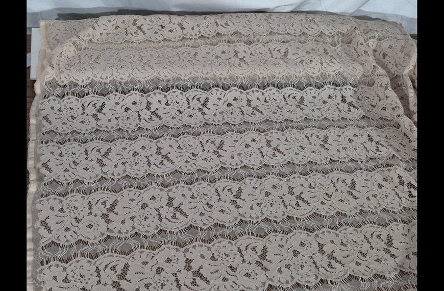 Lace with Trim and Roses Polyester Single-Colored - 150cm
