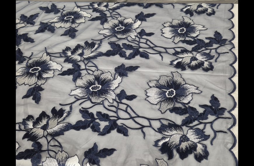 Lace with Big Flowers Polyester Single-Colored - 150cm