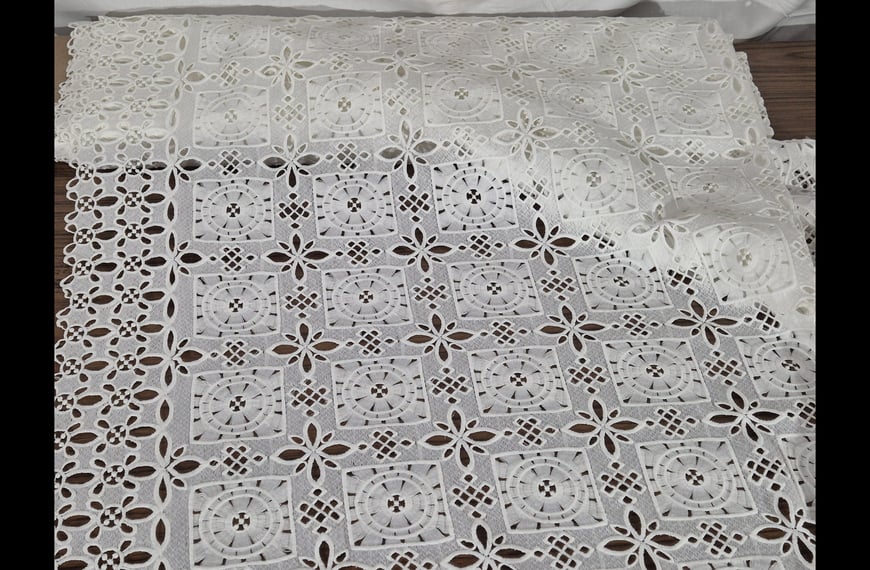 Lace Guipure with Squares & Daisies Polyester Single-Colored - 140cm