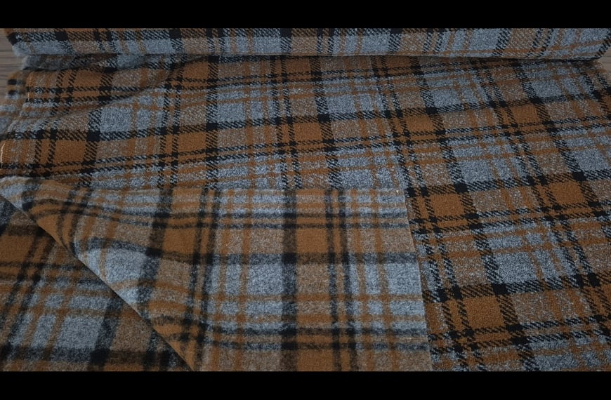 Boucle with Medium Checkers Polyester Multi-Colored - 150cm