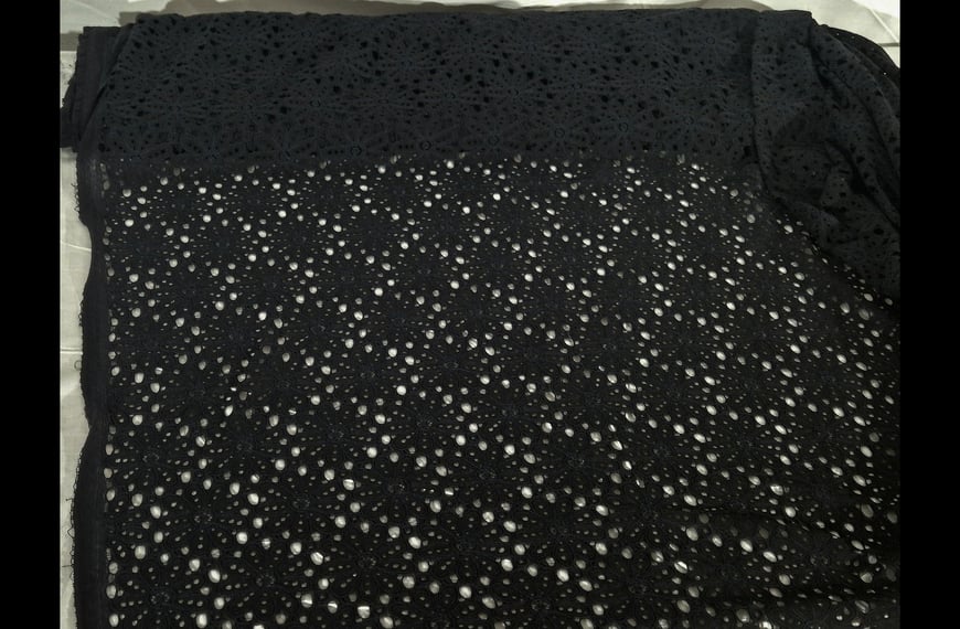 Lace with Daisies Corded Polyester Single-Colored - 150cm
