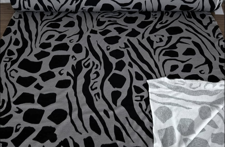 Jersey with Tiger Print Polyester Elast Multi-Colored - 150cm