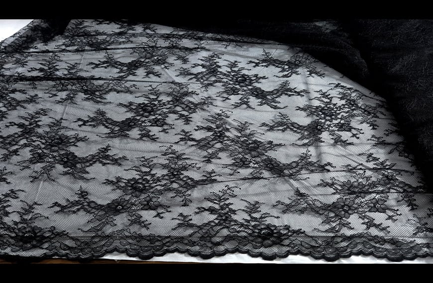 Lace with Bouquets & Finish Polyester Single-Colored - 150cm