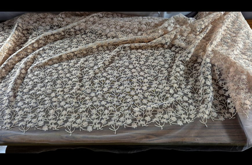 Lace with Sequin & Small Flower Polyester Single-Colored - 150cm