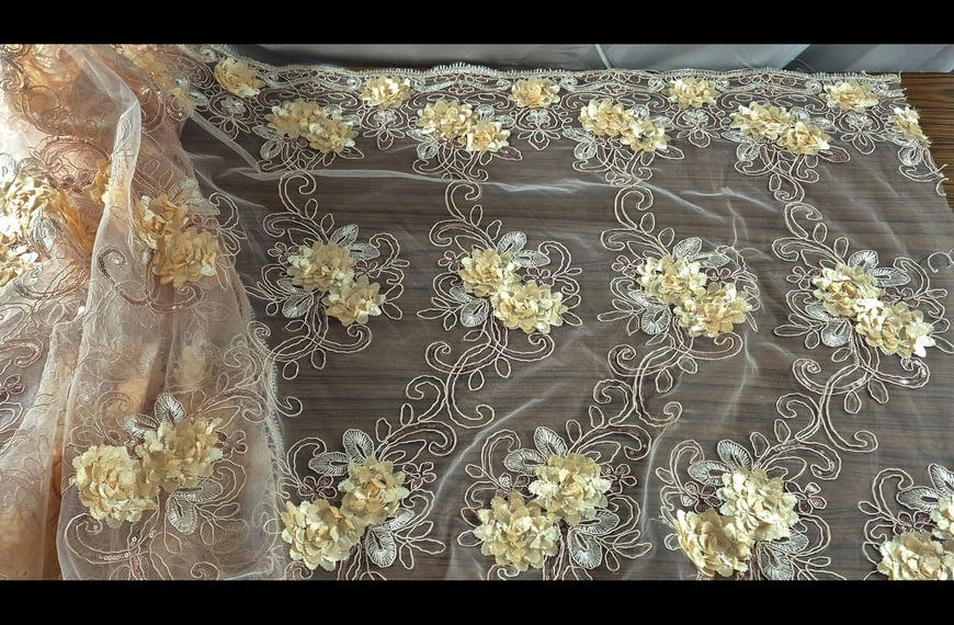 Lace with 3D Roses & Sequin Polyester Single-Colored - 150cm